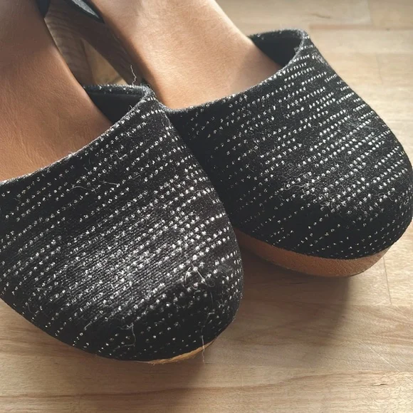 Metallic thread clog - Picture 2 of 3